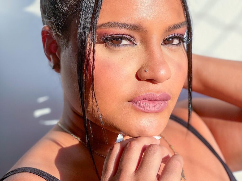 Madelynegomez's profile - Image n°1