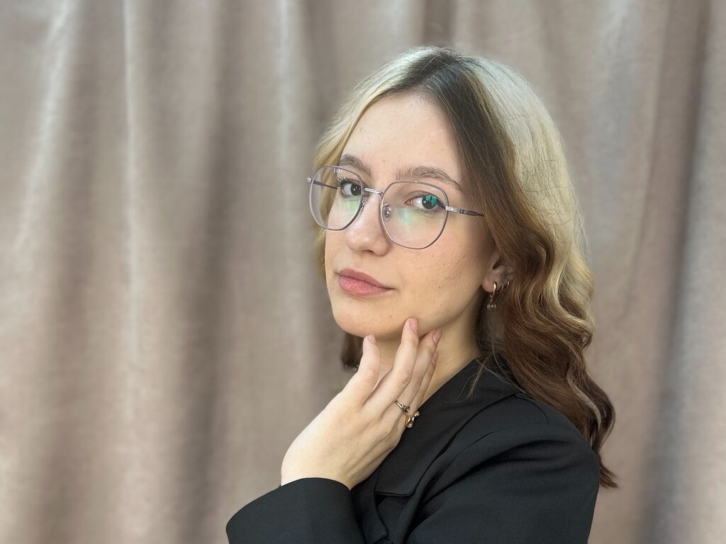 Maebarris's profile - Image n°0