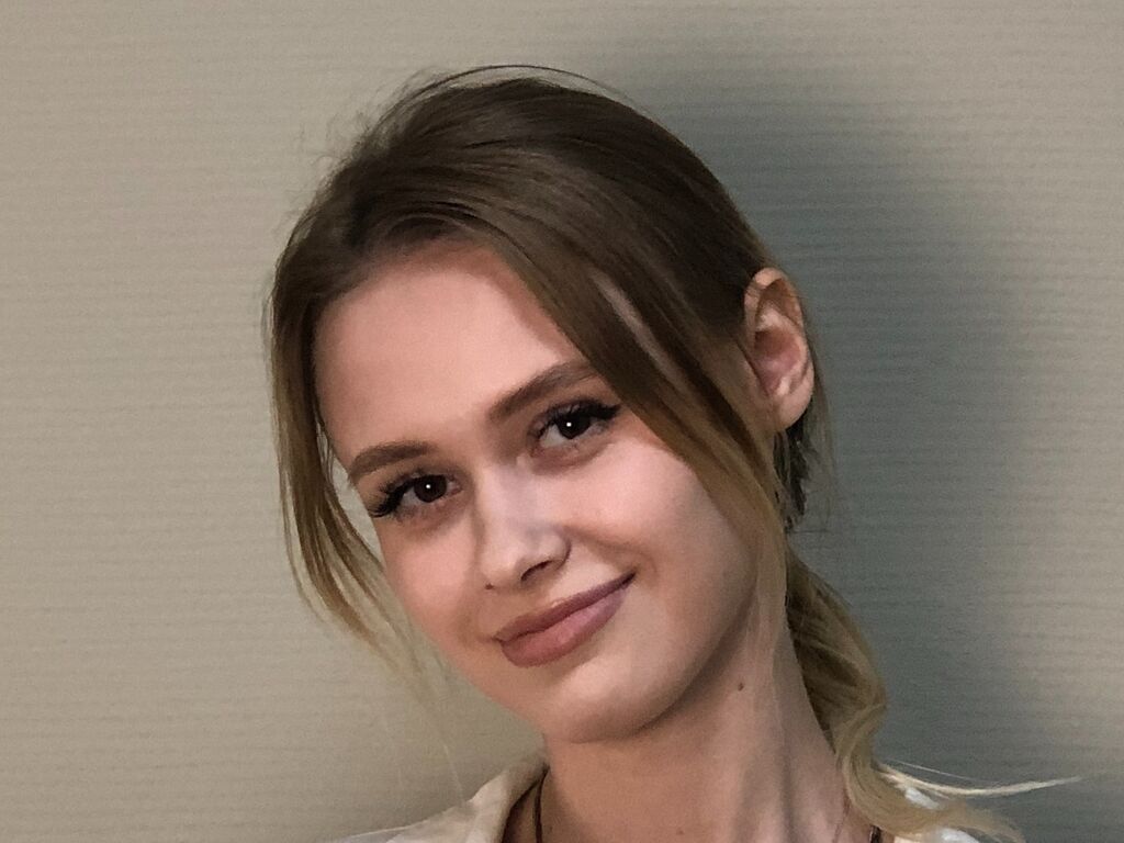 Maebinner's profile - Image n°0