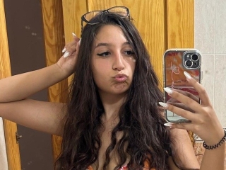 Webcam sex with Maevesun