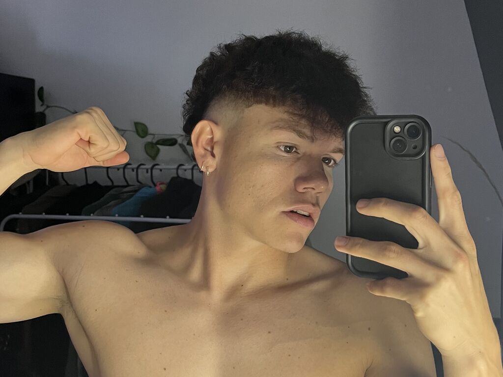 Magnusuparella's profile - Image n°0