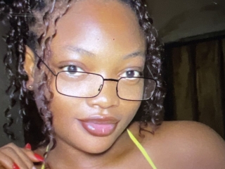 Webcam sex con Makydina