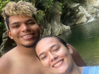 Webcam sex with Maneandvalentina