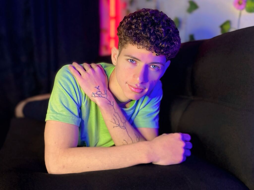 Mattiaroux's profile - Image n°1