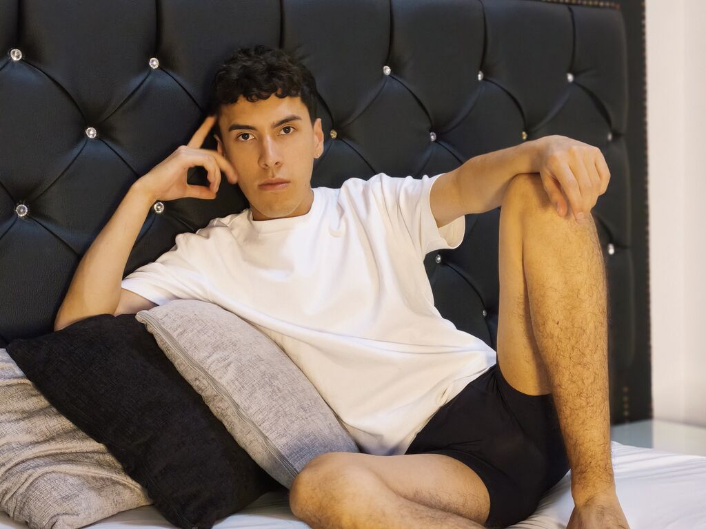 Maxleons's profile - Image n°0
