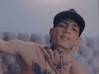 Maxx_Bigcock25's Sexcam