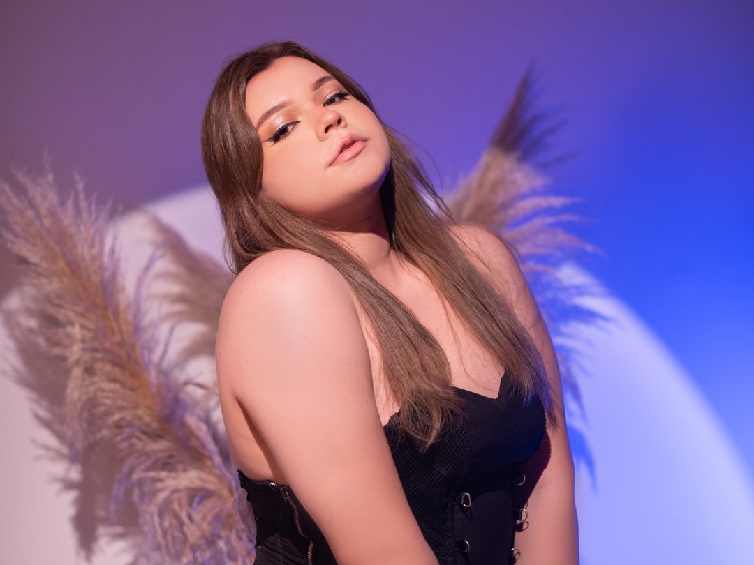Maxxinee18's profile - Image n°0