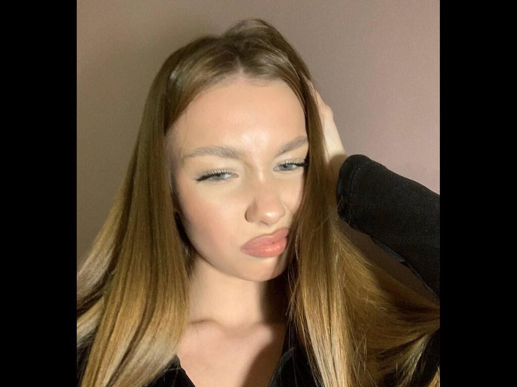 Profil de Maybellebucklew - Photo n°0