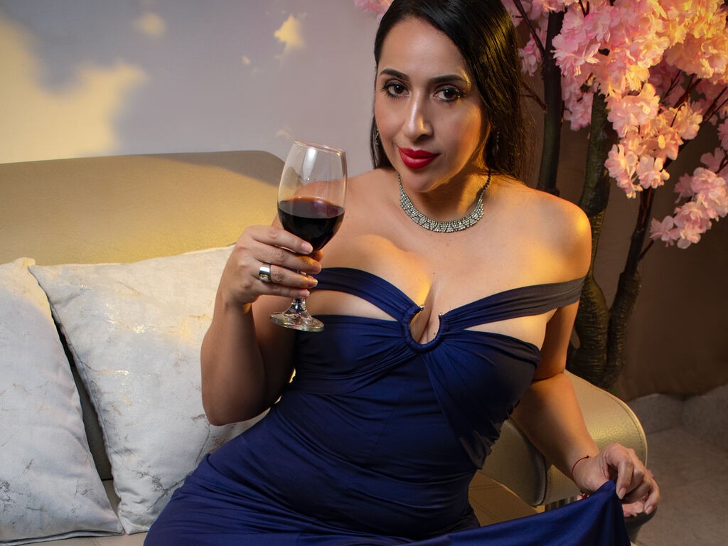 MayraVega's profile - Image n°1