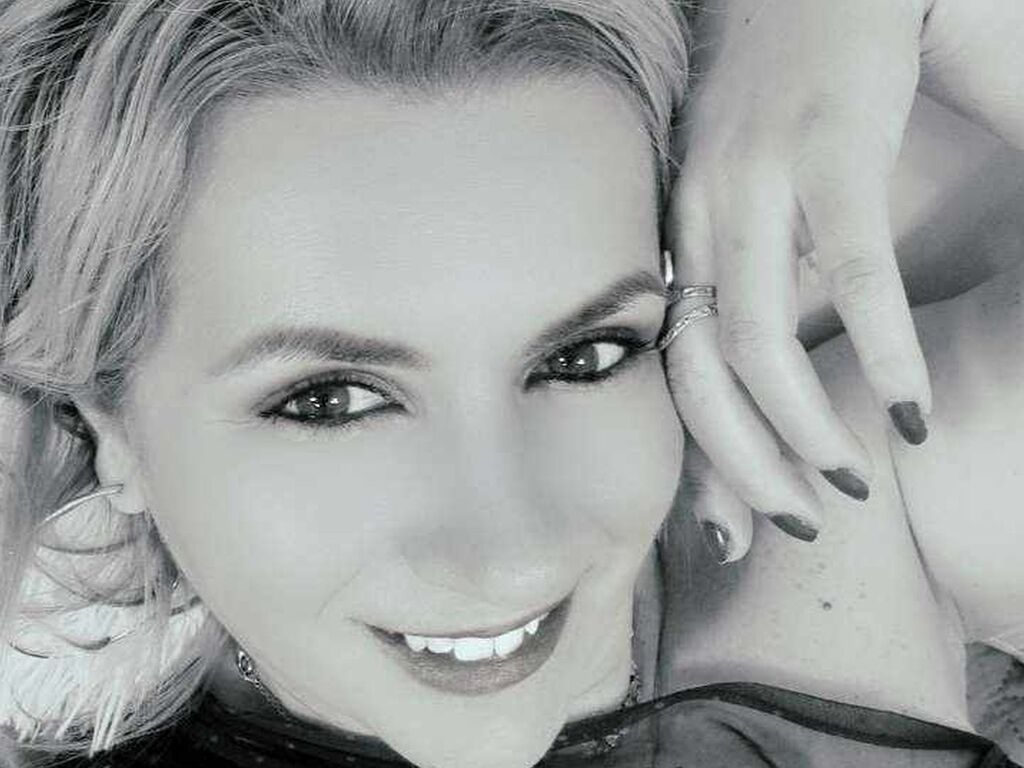 Profil de MayraWhite - Photo n°1