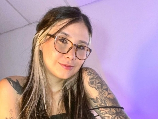 Sexo por webcam con Meganandblessd