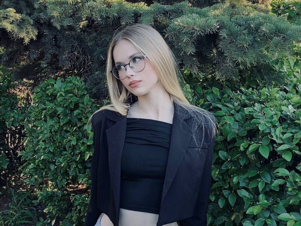 Megancrust's profile - Image n°1