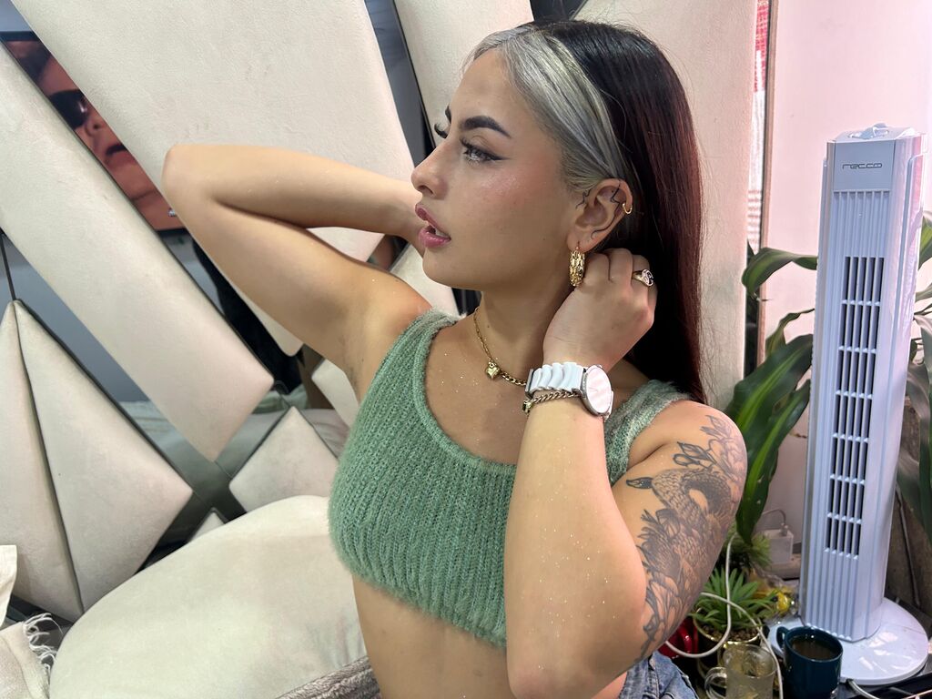 Meganerusso's profile - Image n°0