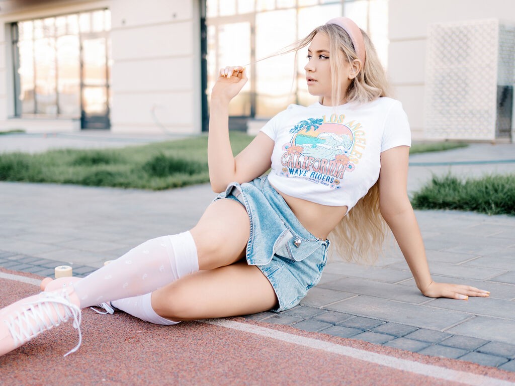 Meganstrain's profile - Image n°4
