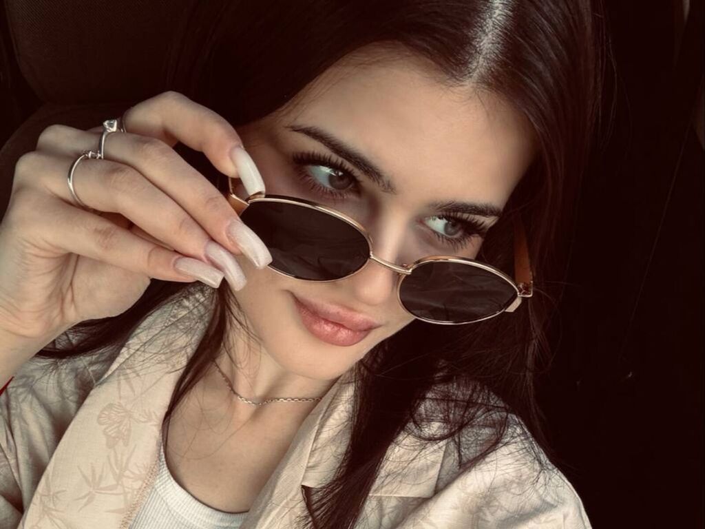 Mellyberry's profile - Image n°1