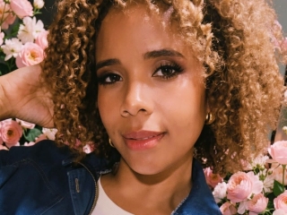 Webcam sex with Mia_Curly