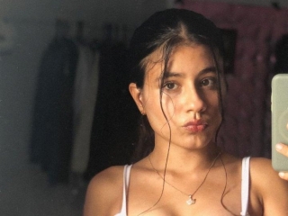 Mia_Isabella18