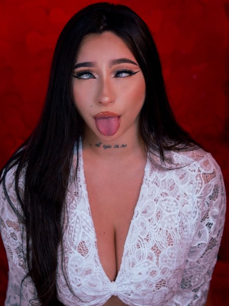 MiaaCastro's profile - Image n°0