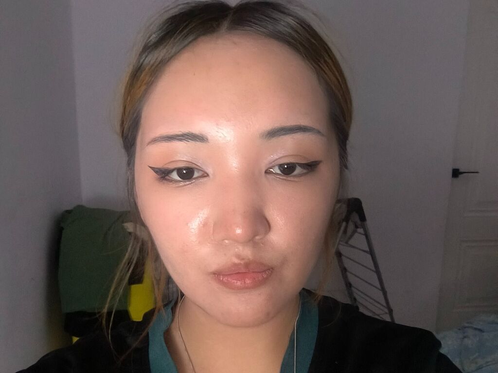 Perfil con Miachinessa - Imagen  n°1