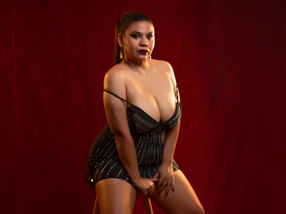Miah_Bigboobs's profile - Image n°0