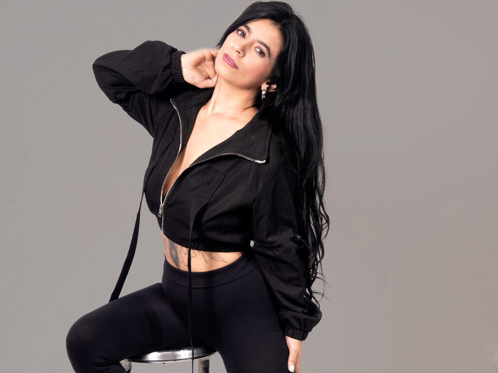 Miahgerardi's profile - Image n°1
