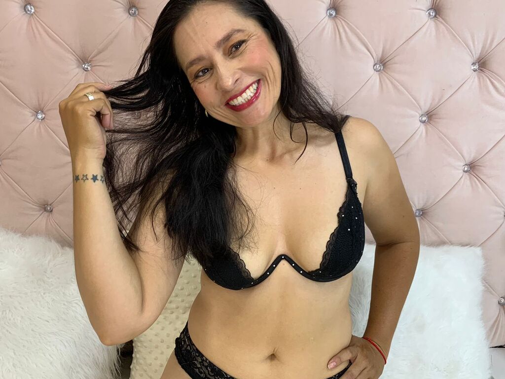 Miahmartini's profile - Image n°0