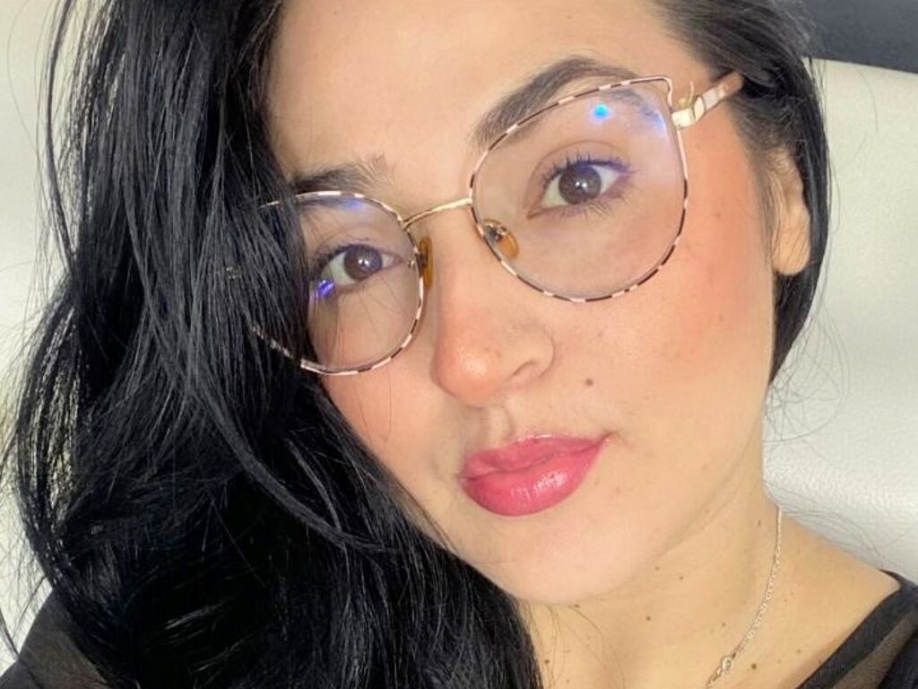 Mialuxmore's profile - Image n°1