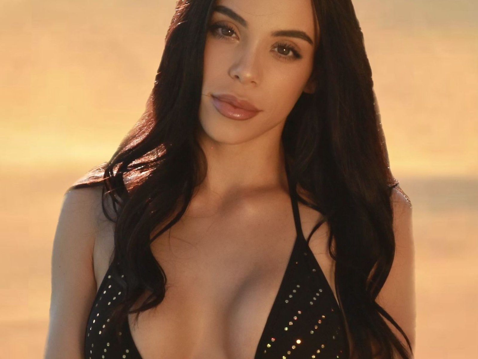 Miamoney's profile - Image n°0