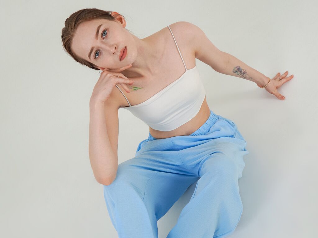 Michaeladelly's profile - Image n°1