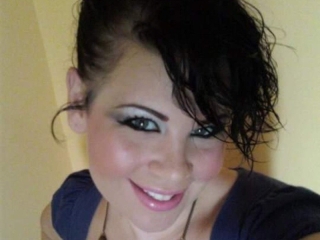 Webcam sex with Midwestlaura