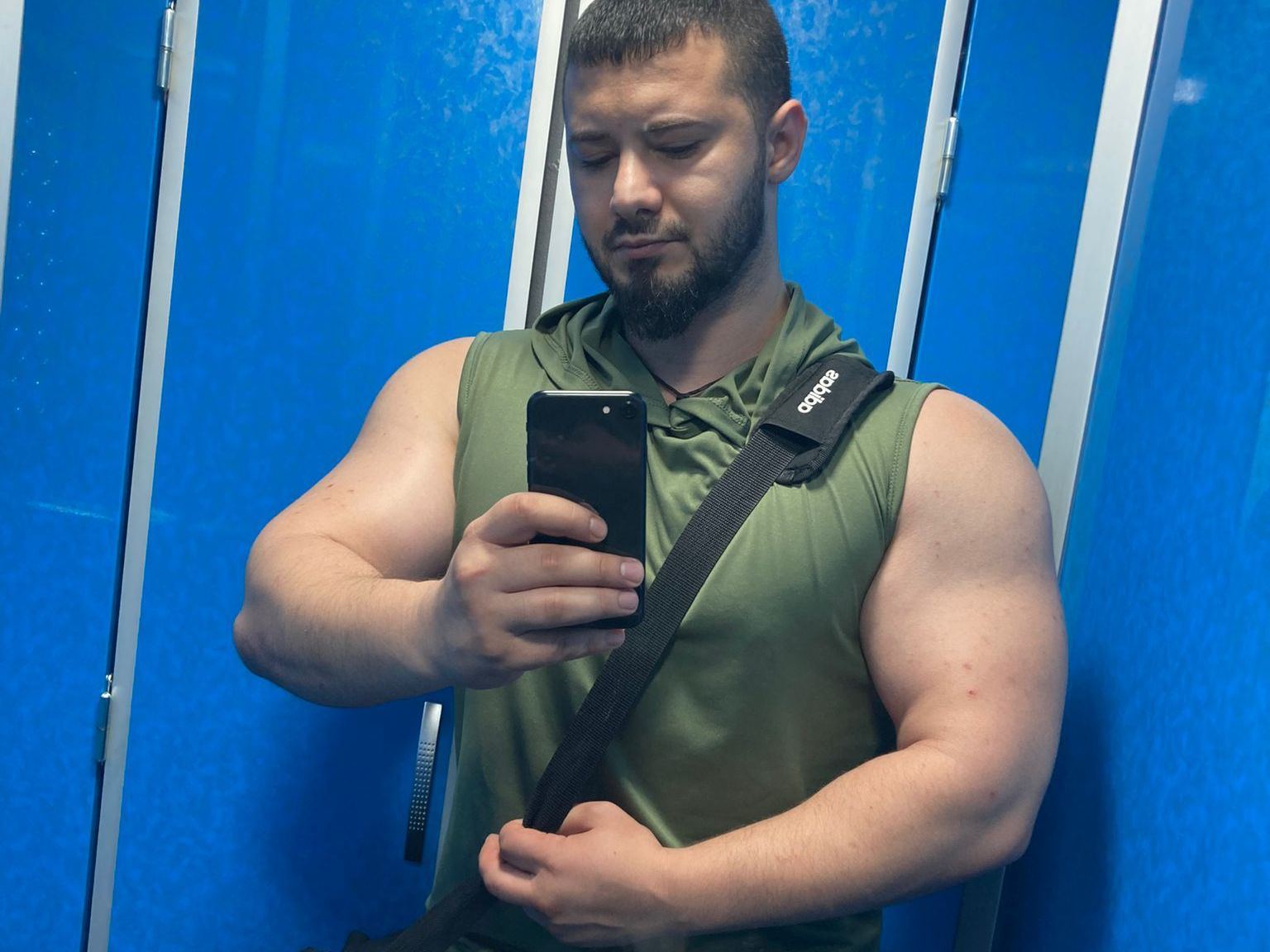Mightyadonis's profile - Image n°0