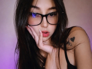 Webcam sex con Miiadolly