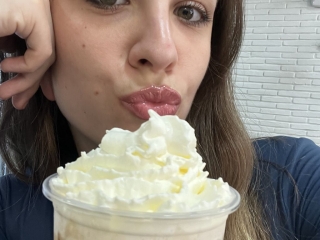 Sexo por webcam con Mikaelaopn