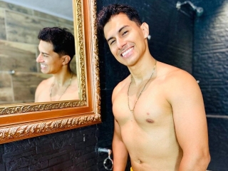 Sexo por webcam con Mikeconors