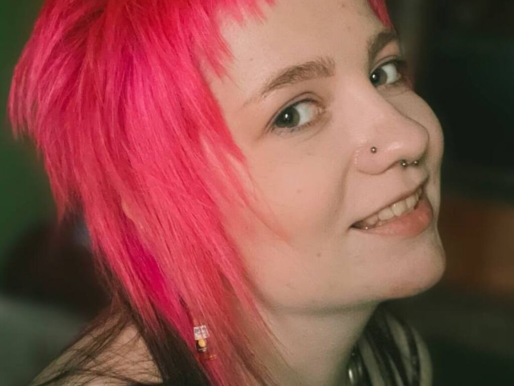 Miralangston's profile - Image n°0