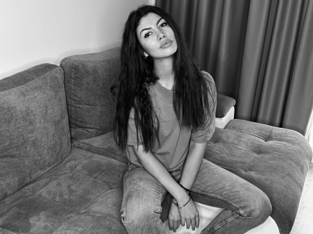 MiraNemesis's profile - Image n°3