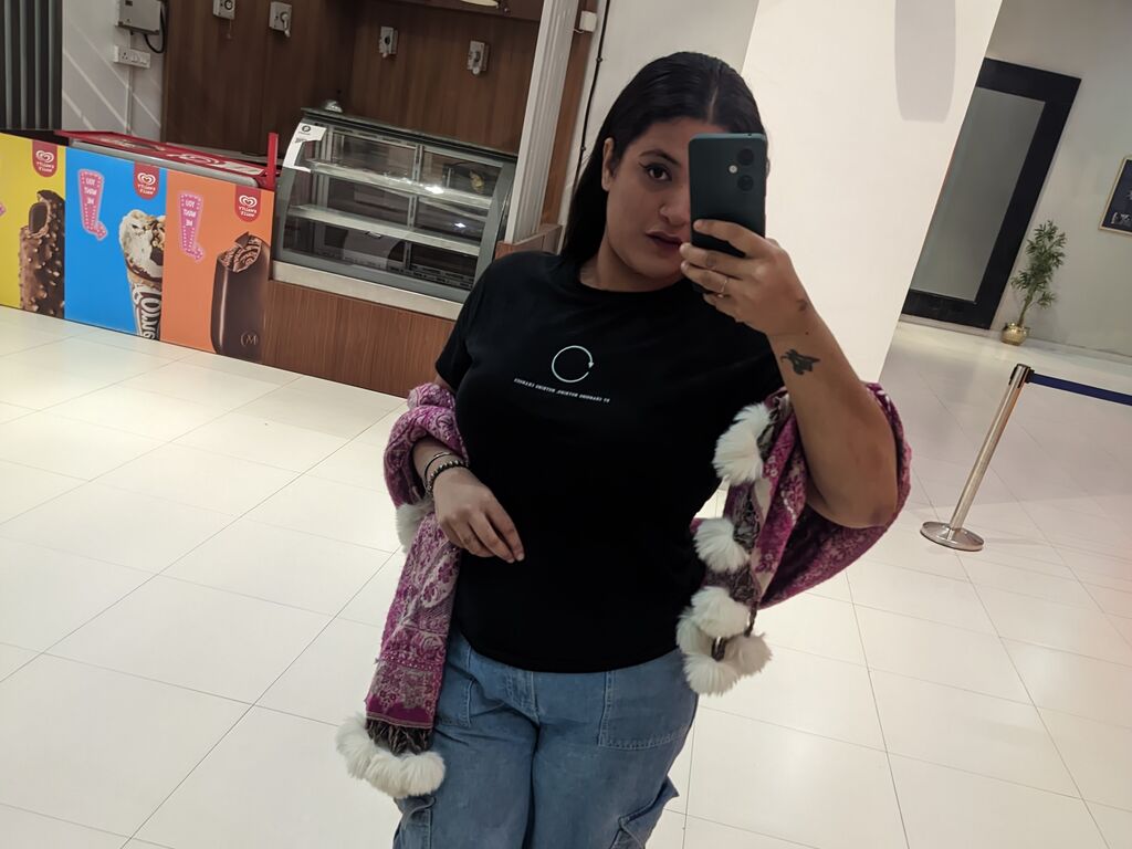 Missrashmika's profile - Image n°1