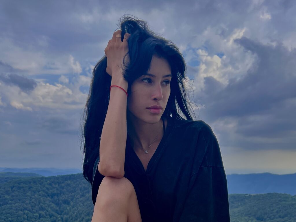 MollyMorales's profile - Image n°2