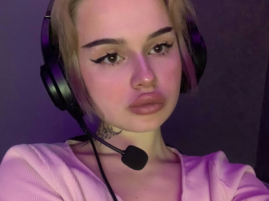 Monabanbury's profile - Image n°0
