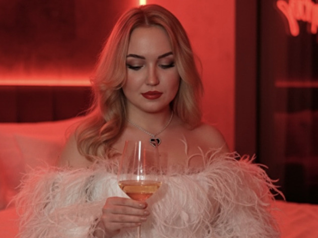 MonaLiza's profile - Image n°7