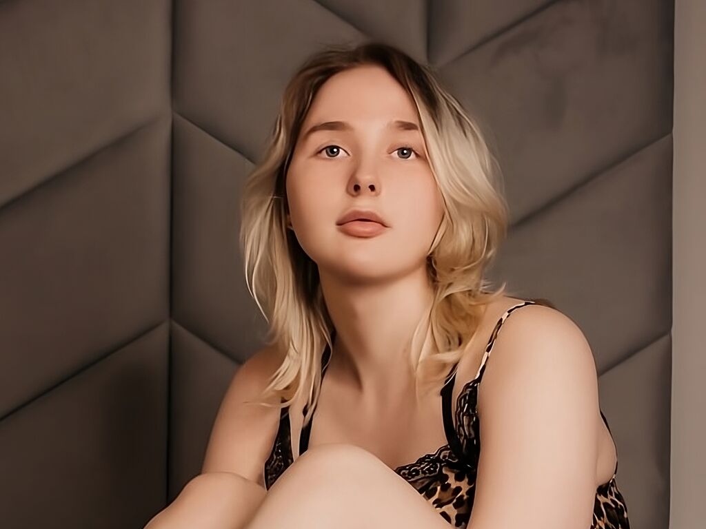 Monicabaret's profile - Image n°1