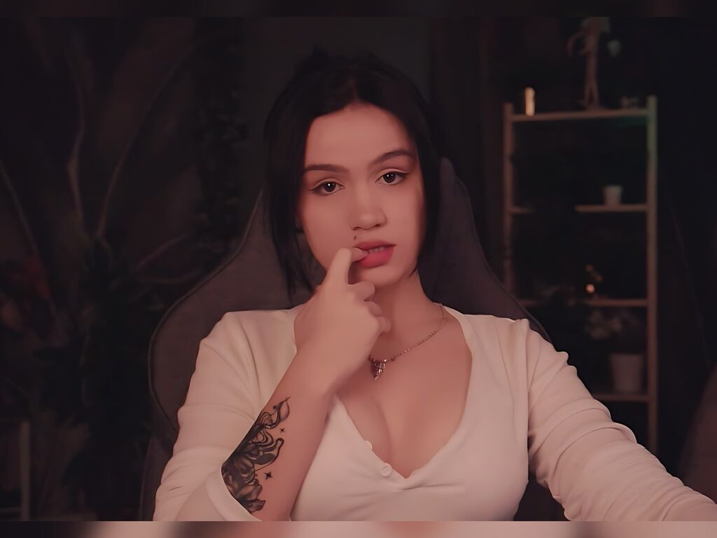 Monicafarmer's profile - Image n°1