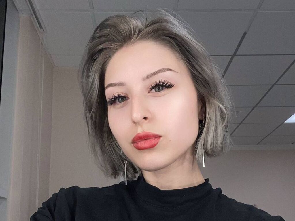 Monicaryan's profile - Image n°0
