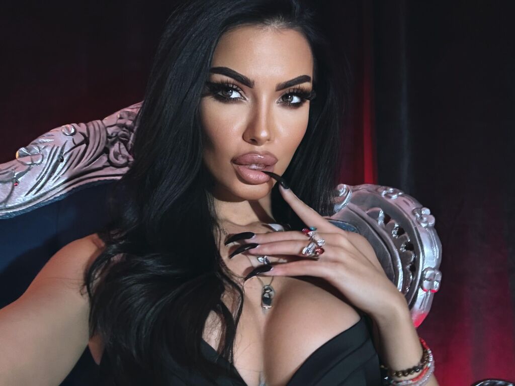 Moniquespelll's profile - Image n°1