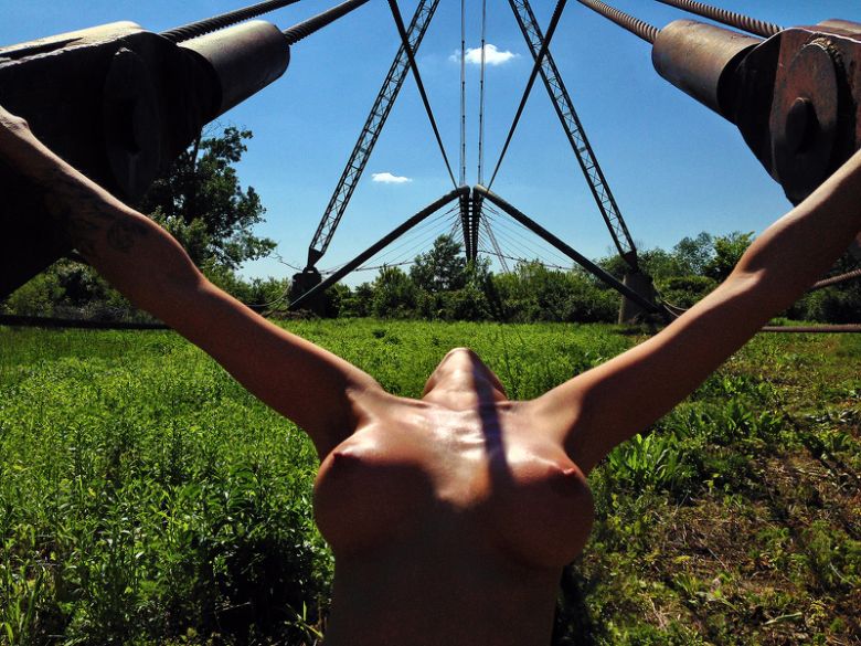 Perfil con moonshine - Imagen  n°23