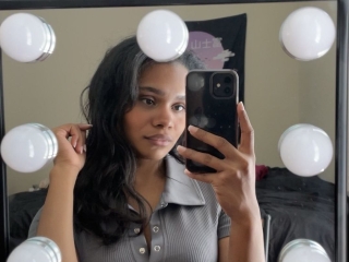 Mslovelylola's Sexcam