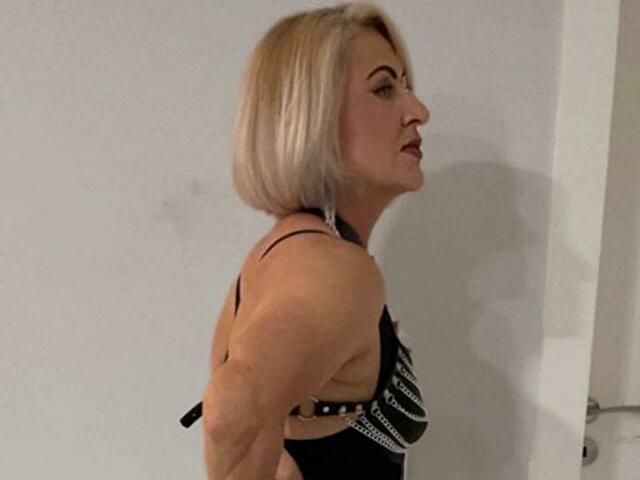 NadiaDomme's profile - Image n°3