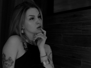 Webcam sex con Naominilson