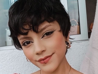 Naomyloveegb's Sexcam