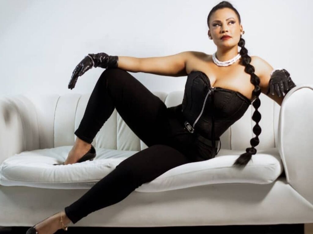 Naomymartinz's profile - Image n°1